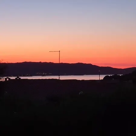 200 Mt From The - Baja Sardinia Semesterbostad